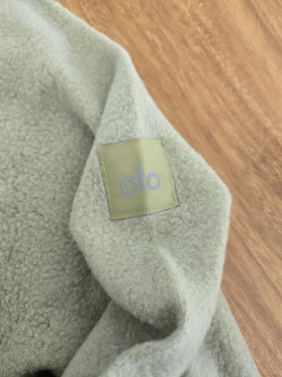ALO Yoga Jackets & Blazers - ALO Yoga Women Light Sage Green Fleece Puffer Jacket
